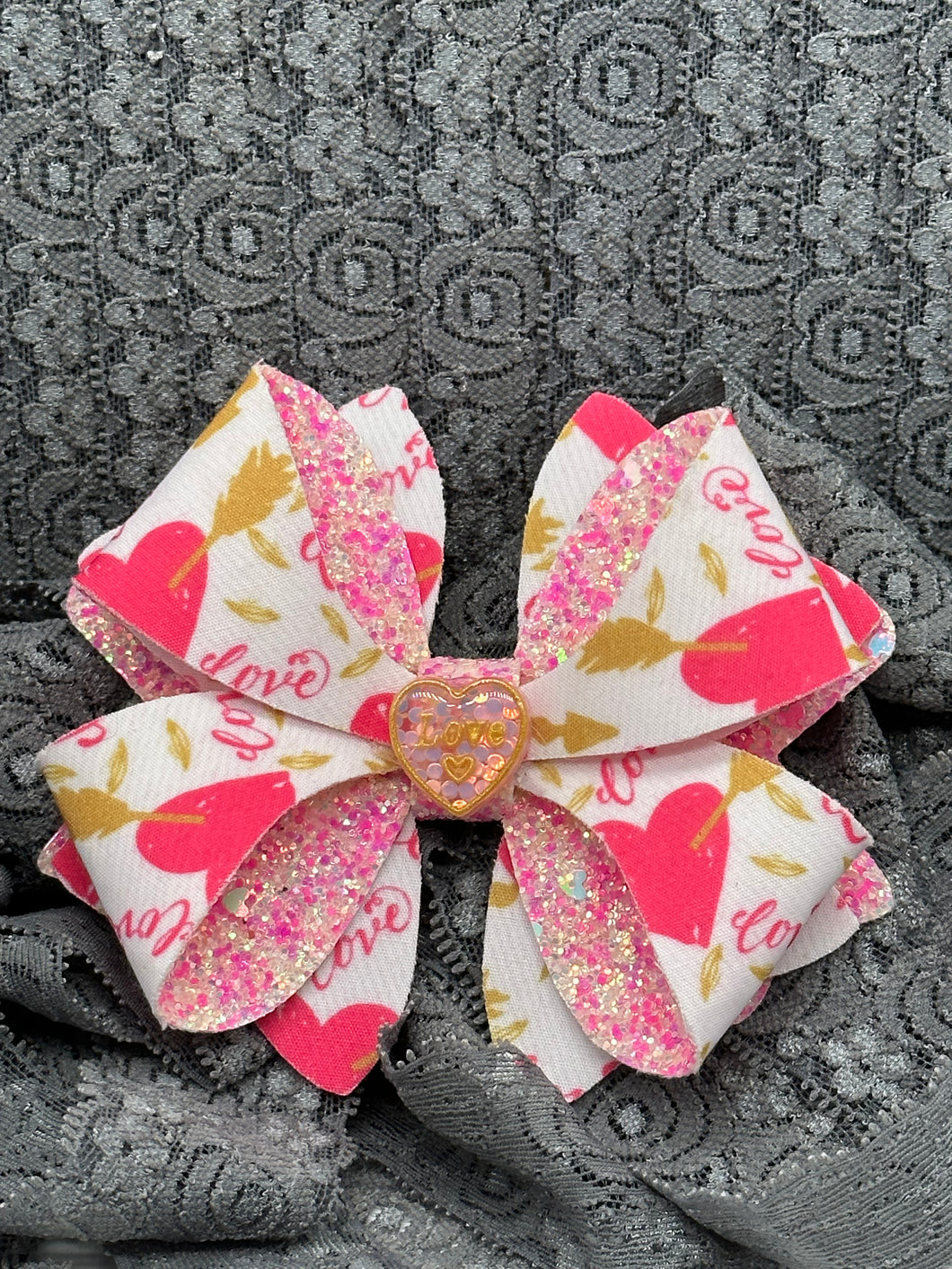 Heart bow