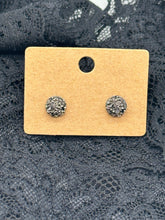 Load image into Gallery viewer, Druzy Resin stud earrings
