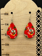 Load image into Gallery viewer, Christmas/Holiday earrings
