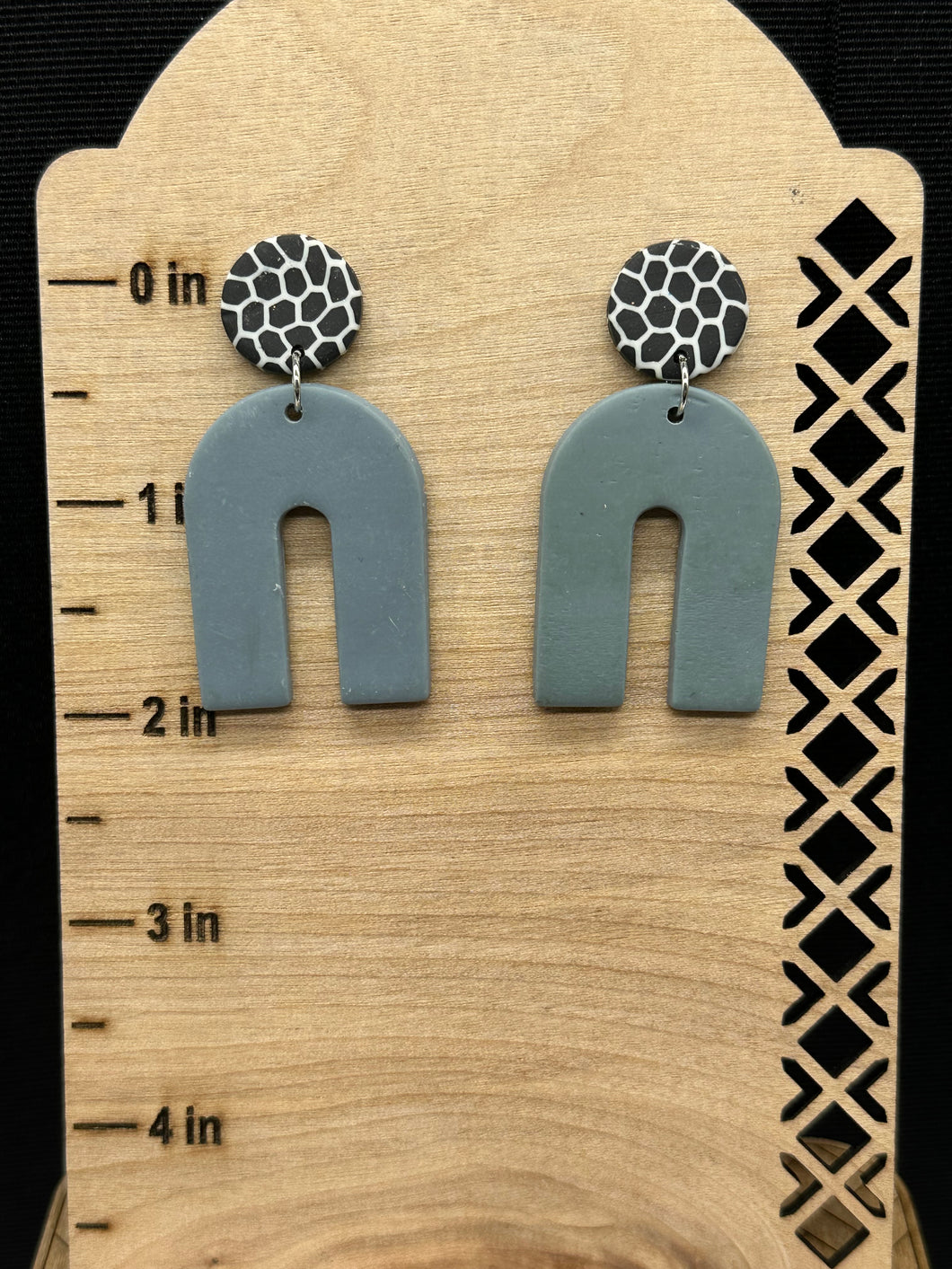 Gray arch earrings