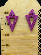 Load image into Gallery viewer, Pink glitter dangle earrings
