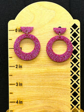 Load image into Gallery viewer, Pink glitter dangle earrings
