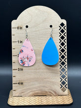 Load image into Gallery viewer, Floral faux leather earrings
