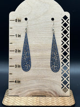 Load image into Gallery viewer, Swirl drop earrings
