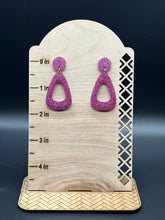 Load image into Gallery viewer, Pink glitter resin earrings
