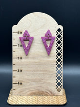 Load image into Gallery viewer, Pink glitter resin earrings
