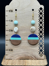 Load image into Gallery viewer, Resin bead earrings
