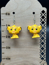 Load image into Gallery viewer, Doorable earrings
